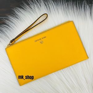 Michael Kors Jet Set Charm Large Zip Clutch Wristlet Jasmine Yellow